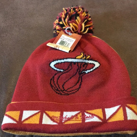Mitchell & Ness Miami Heat Beanie Hat - Picture 2 of 3